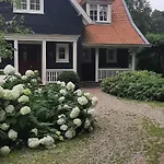 Bed & Breakfast Huize Koempoelan
