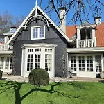Bed & Breakfast Huize Koempoelan