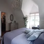 Huize Koempoelan Bed & Breakfast