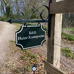 Bed & Breakfast Huize Koempoelan