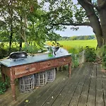Huize Koempoelan Bed & Breakfast Naarden
