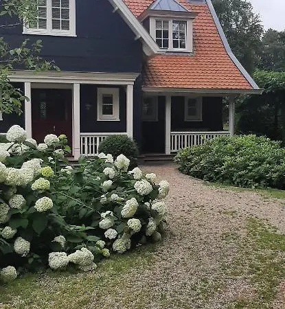 Bed & Breakfast Huize Koempoelan