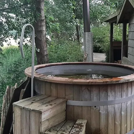 Huize Koempoelan * Naarden