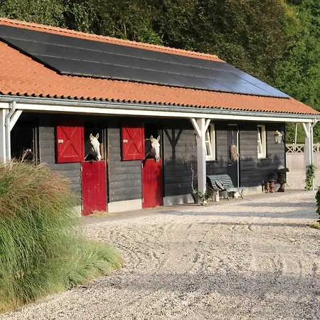 Bed & Breakfast Huize Koempoelan Naarden