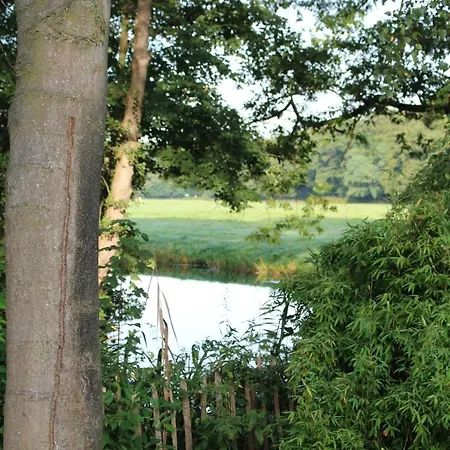 Bed & Breakfast Huize Koempoelan Naarden