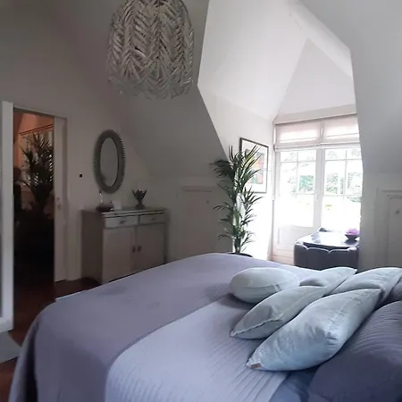 Huize Koempoelan Bed & Breakfast