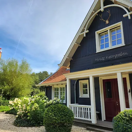 Huize Koempoelan 4* Naarden