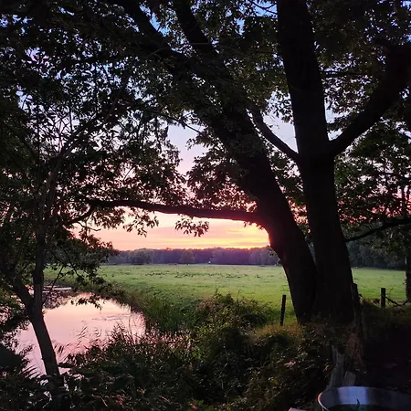 Huize Koempoelan Bed & Breakfast Naarden