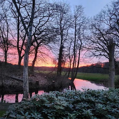 Bed & Breakfast Huize Koempoelan 4*