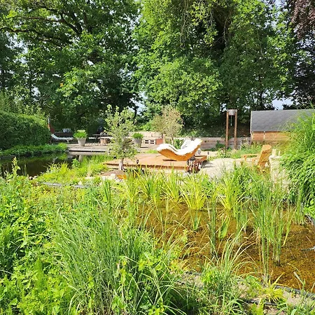Huize Koempoelan Panzió
