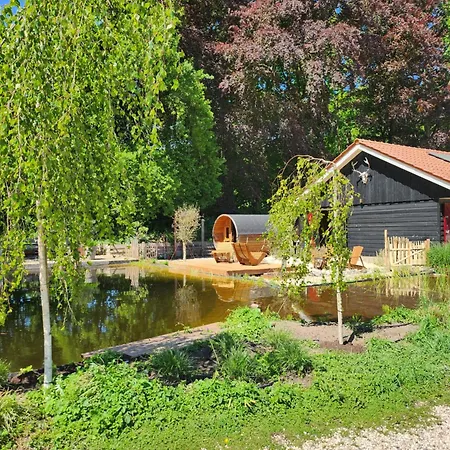 Bed & Breakfast Huize Koempoelan