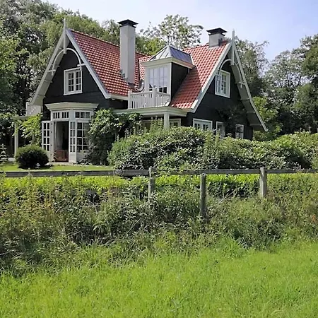 Bed & Breakfast Huize Koempoelan