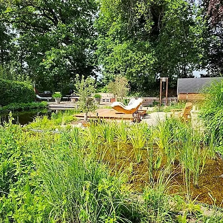 Huize Koempoelan Bed & Breakfast Naarden