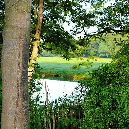 Bed & Breakfast Huize Koempoelan Naarden