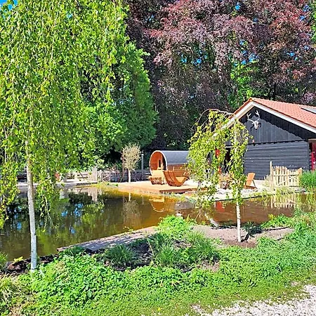 Bed & Breakfast Huize Koempoelan