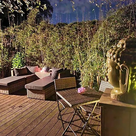 Huize Koempoelan 4*