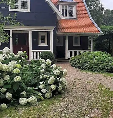 Bed & Breakfast Huize Koempoelan Naarden