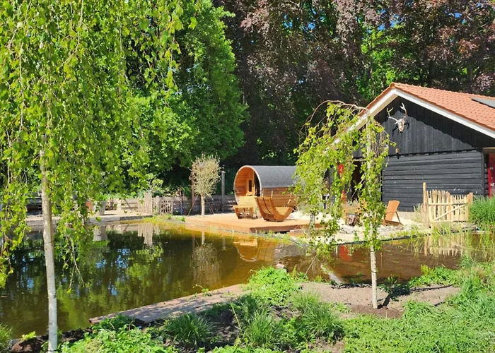 Bed & Breakfast Huize Koempoelan