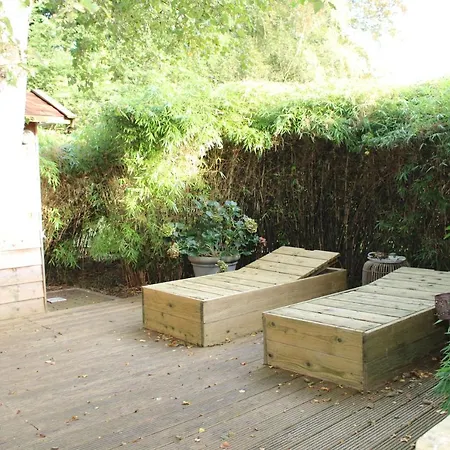 לינה וארוחת בוקר Huize Koempoelan נארדן