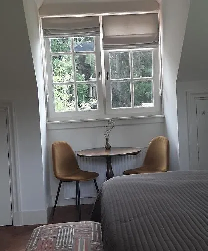 Huize Koempoelan Bed & Breakfast