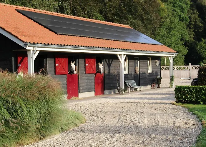 Bed & Breakfast Huize Koempoelan Naarden