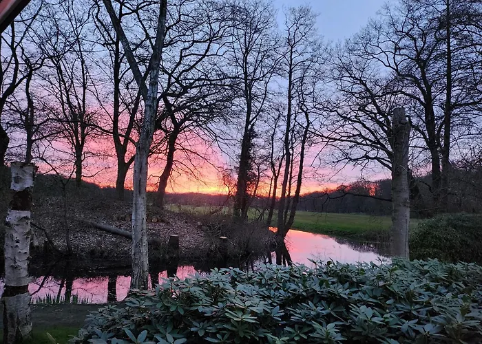 Bed & Breakfast Huize Koempoelan 4*