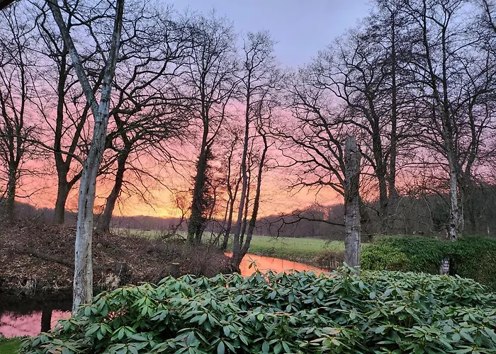 Huize Koempoelan Bed & Breakfast Naarden